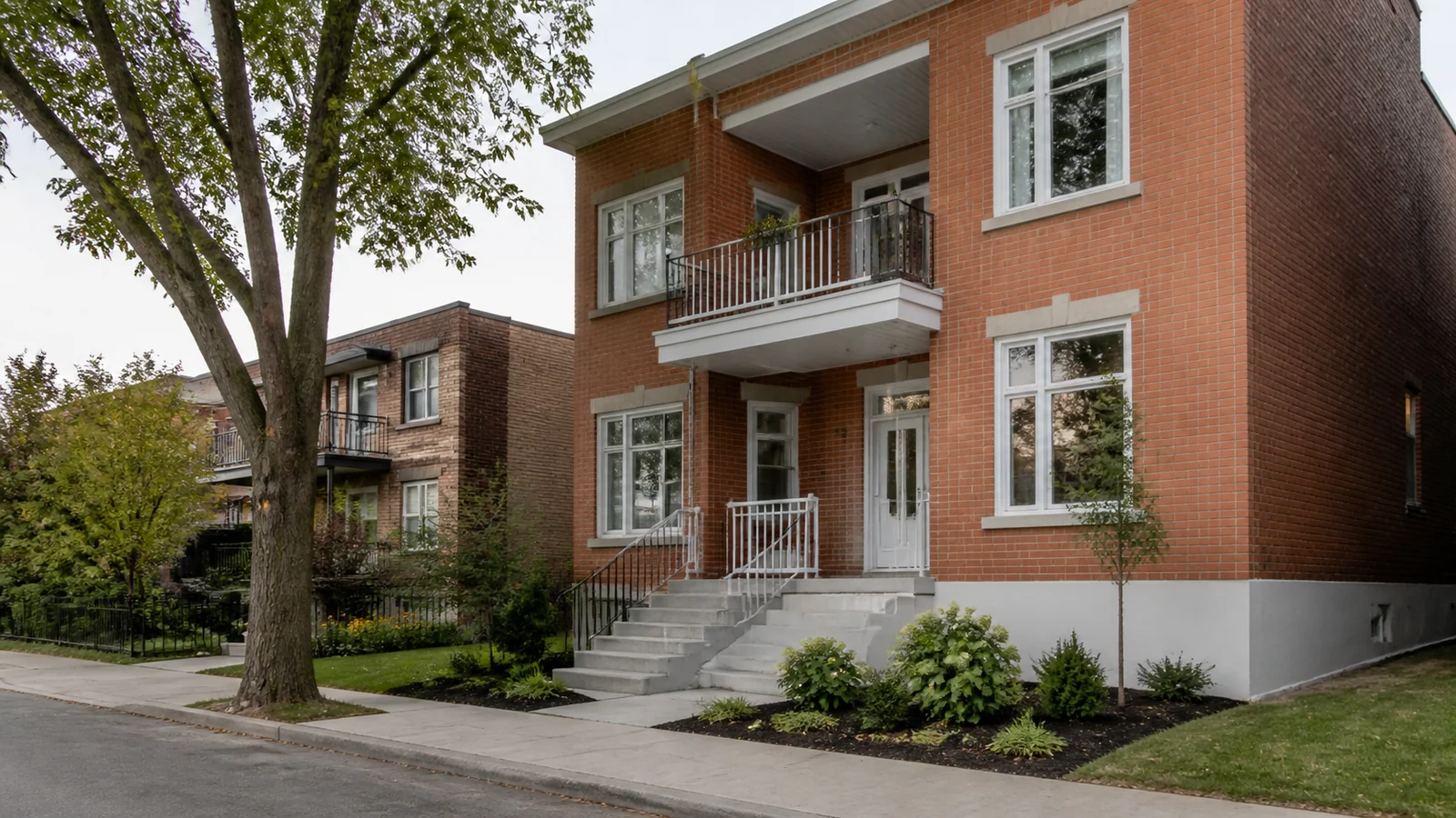 Propriété résidentielle sobre dans le Verdun continental, utilisée pour présenter les options immobilières.